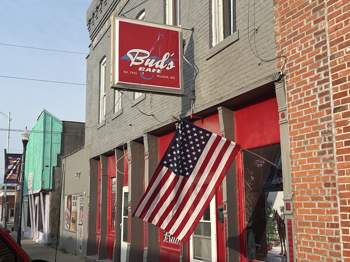 Bud's Cafe